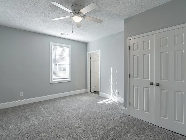 202 Carolina St — Photo 12