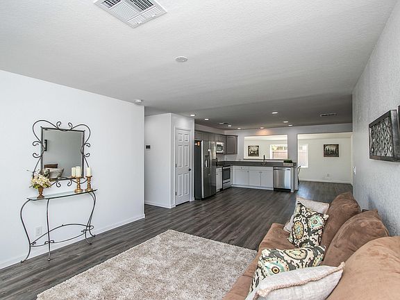 5th image of 3621 W Galveston St