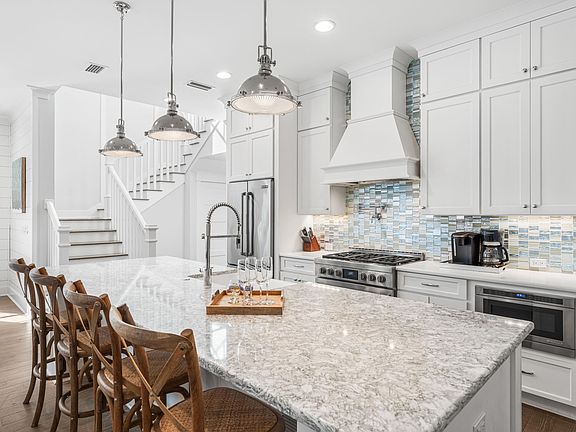 4th image of 313 E Royal Fern Way