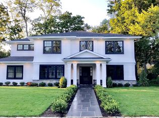 71 Planting Field Rd, Roslyn Heights, NY 11577