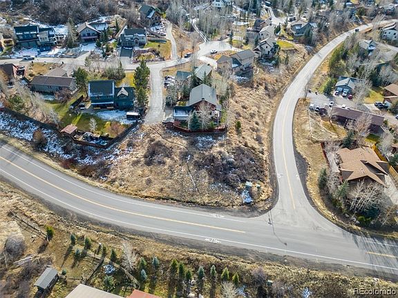 5th image of 230 Caribou Lane