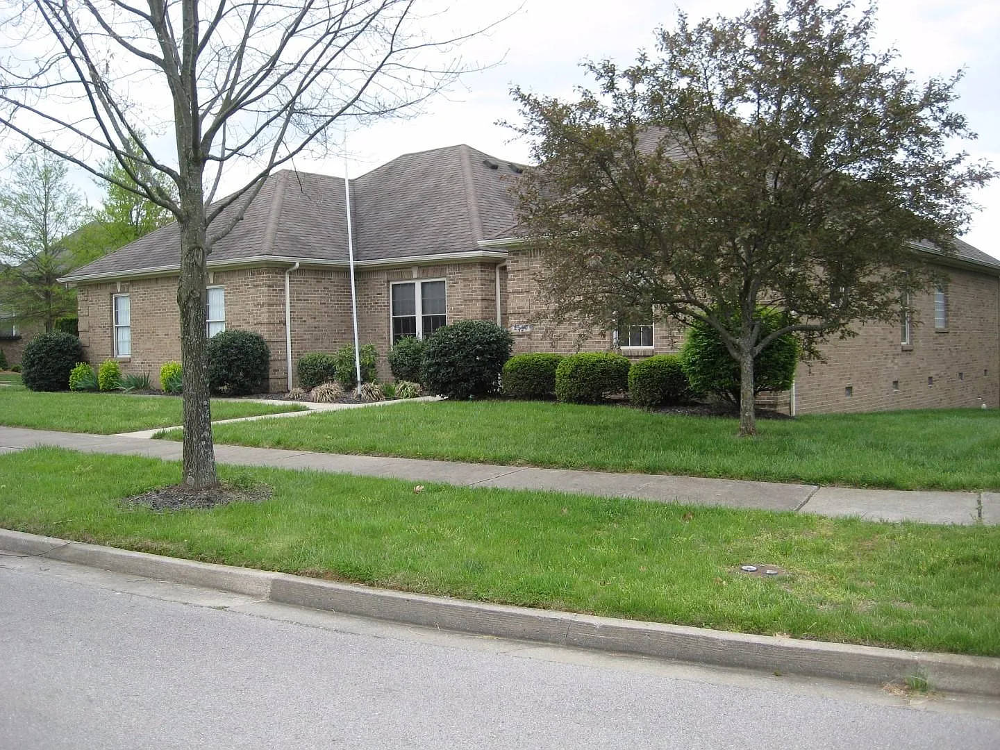 2540 Ridge Field Ln photo 1