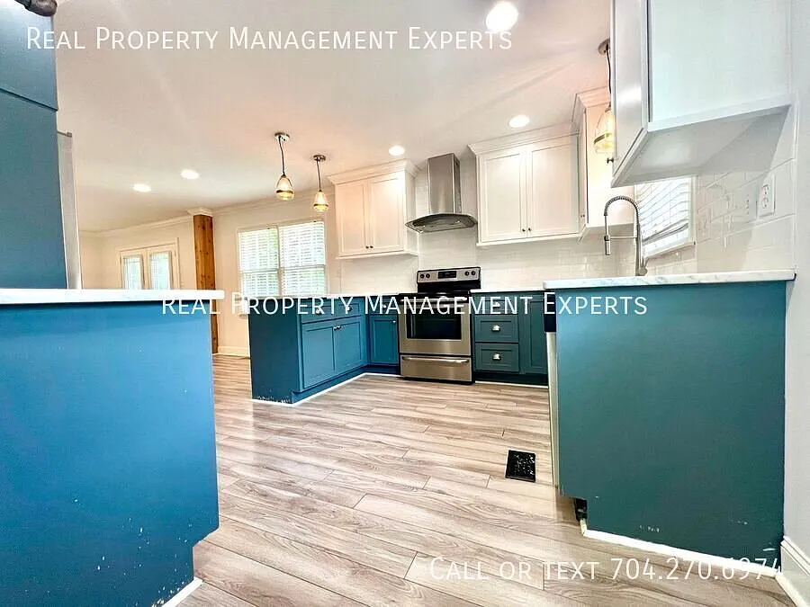 **Move In Special Beautiful 3br/2.5ba Home In Charlotte! — Photo 3