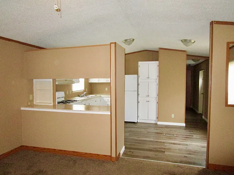 Colonial Oaks — Photo 27