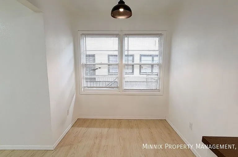 5005 Avenue W #12 — Photo 8