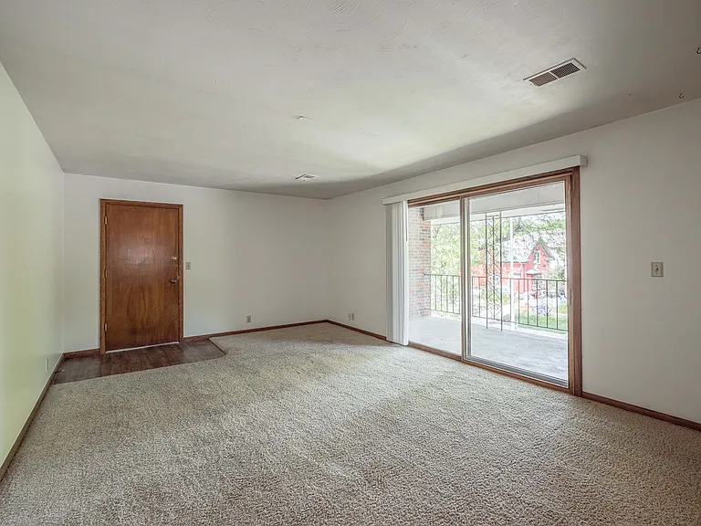 1315 S 16th St #6 — Photo 2