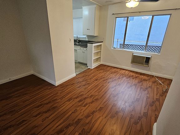 4th image of 638 W Knoll Dr #3