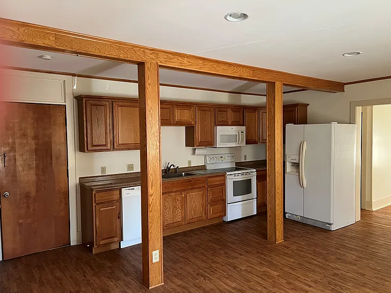 300 Main St #211 — Photo 2