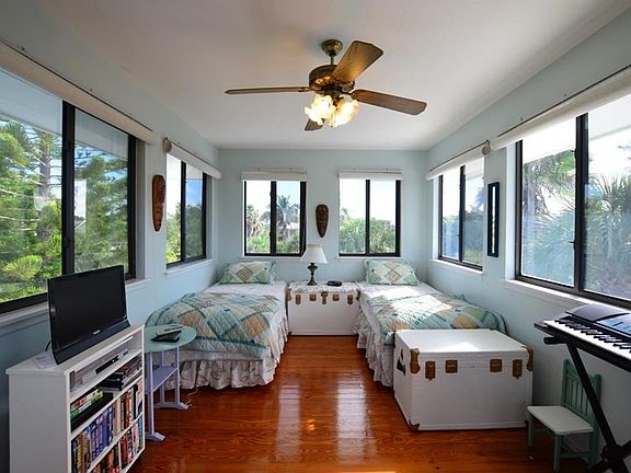 5th image of 291 Kettle Harbor Dr