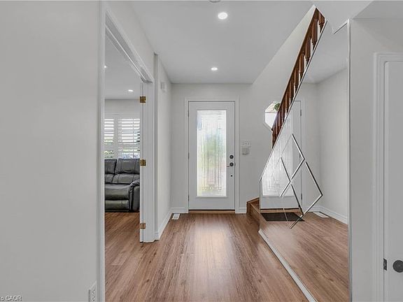 5th image of 191 Stirling Macgregor Dr