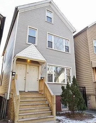 1429 W Fletcher St #1 — Photo 1