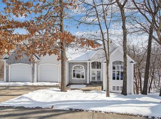 8 Spruce Ct, Lemont, IL 60439