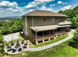 26 Uncle Dr, Asheville, NC 28806