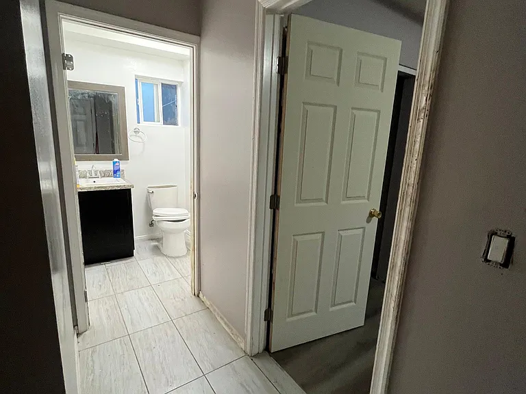 7927 S Hoover St — Photo 23