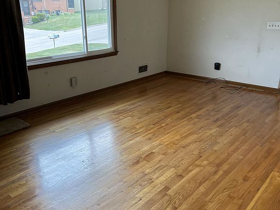 3rd image of 4514 Primrose Ln