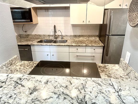 4th image of 8245 Kingsbrook Rd APT 239