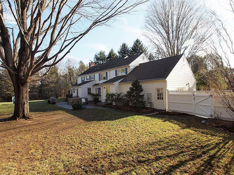 2nd image of 2550 Redding Rd