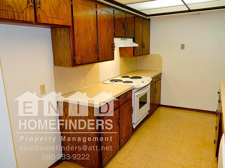 2513 E Cedar Ave — Photo 6