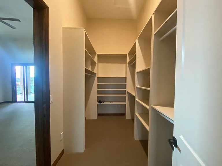 703 W Lee Blvd — Photo 24