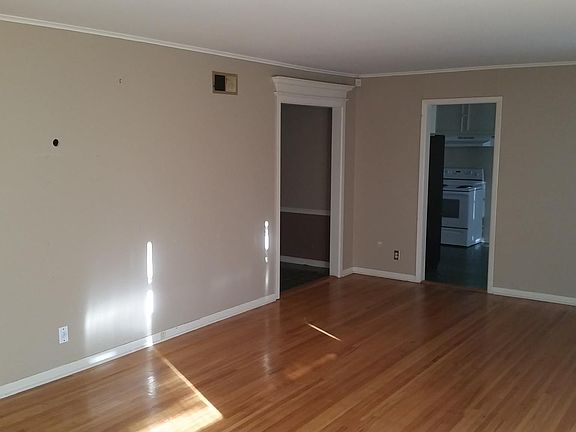 3rd image of 3639 S Oswego Ave