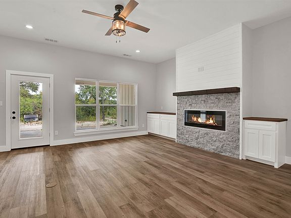 5th image of 1179 Robertson Rd