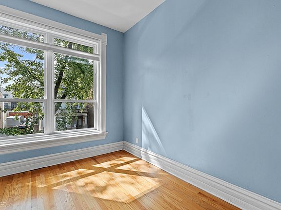 5th image of 2638 W Evergreen Ave
