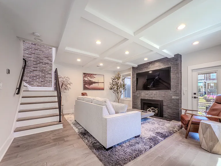301 Gallatin St NW — Photo 10