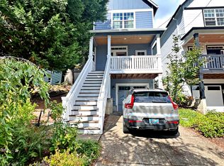 1707 SW Moss St, Portland, OR 97219