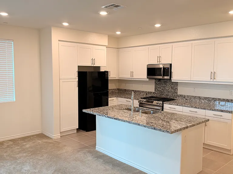 17848 Upton — Photo 10