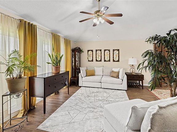 5th image of 284 W Park Manor Dr