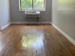 729 E 212th St #R3, Bronx, NY 10467