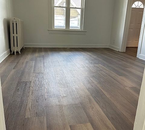 4th image of 417 Main St