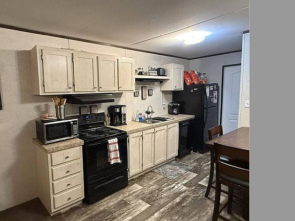 3rd image of 1400 E Roosevelt Ave Space 30