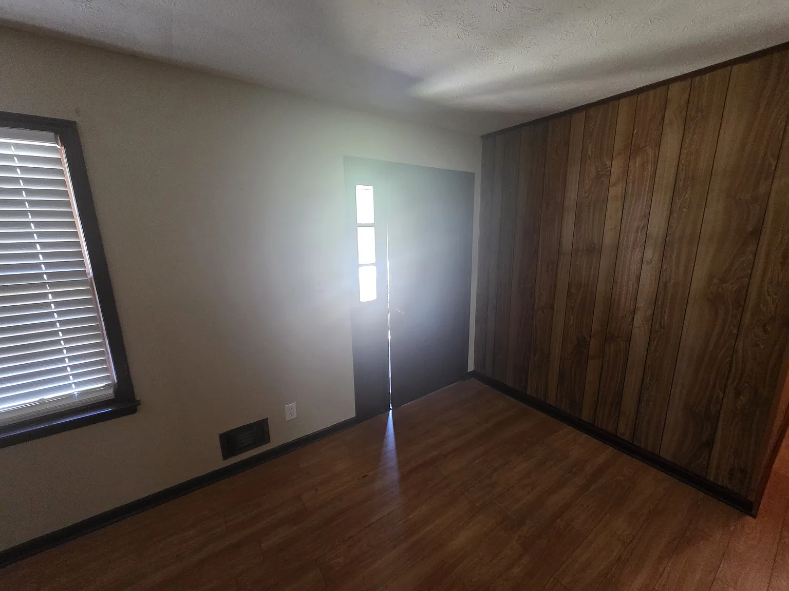 3 bed, 1208 sqft, $1,780 — Photo 3