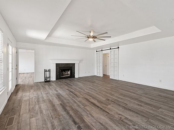 4th image of 103 S Polk Ave