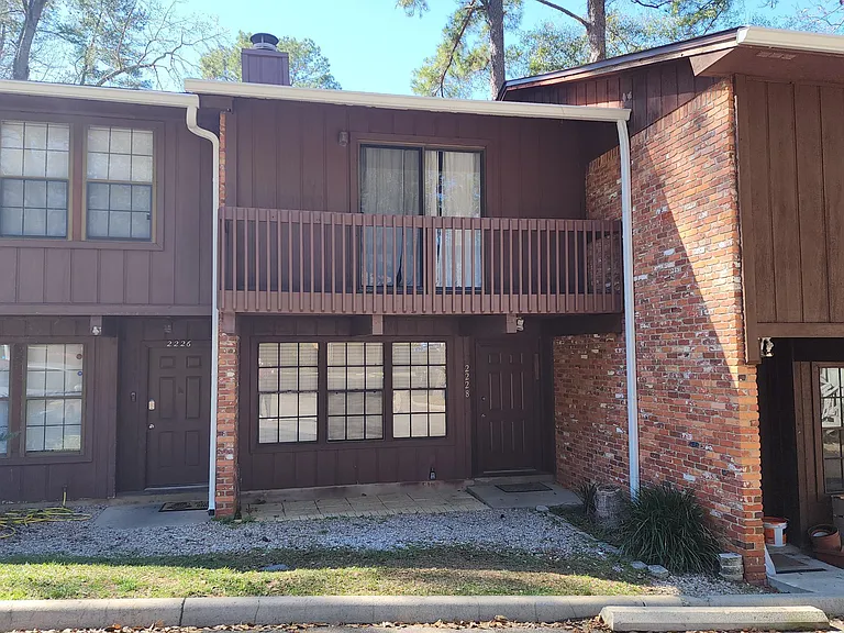 2228 Timberwood Cir N — Photo 27