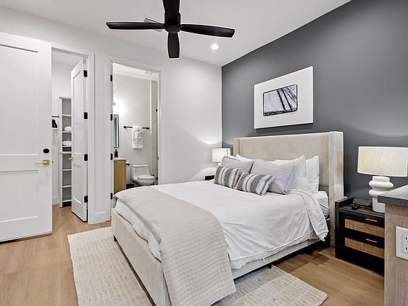 5th image of 210 W Columbus Dr #3
