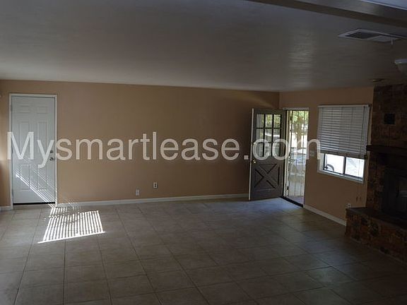 4th image of 3564 N Alameda Ave