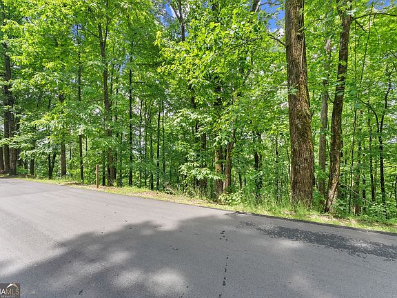 3rd image of 30 Mountainside Ct