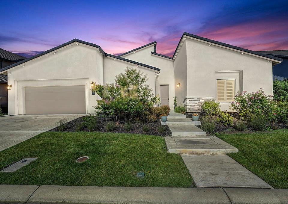 1st image of 10886 Saint Moritz Cir