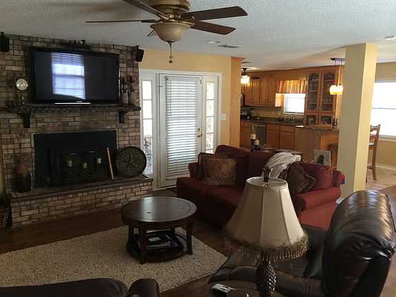 3rd image of 567 Barcelona Dr