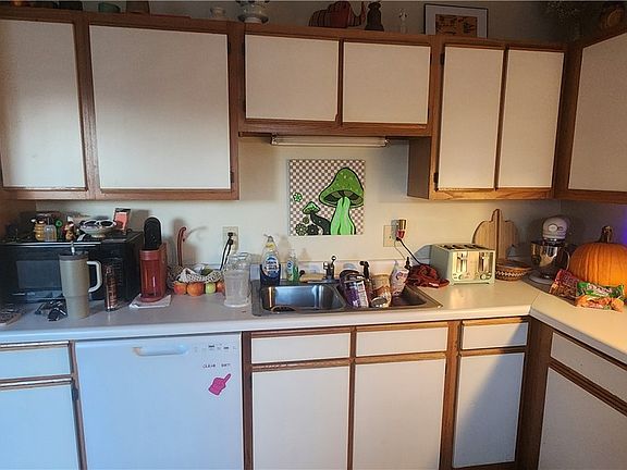 3rd image of 115 Rogers #11