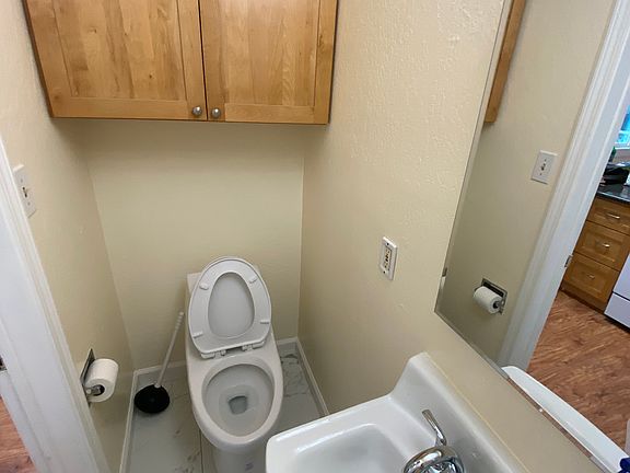 5th image of 3136 Plum St #A