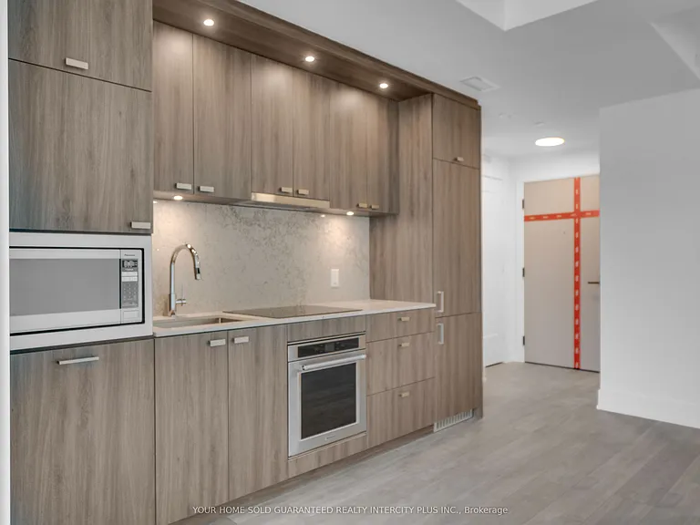 858 Dupont St #717 — Photo 17