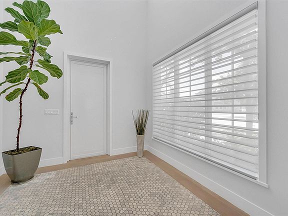 3rd image of 1601 NE 4th Court