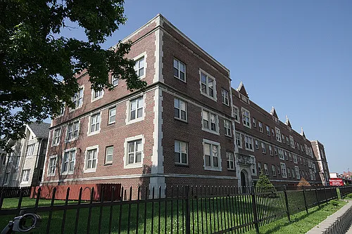 Barrington Apartments — Photo 11