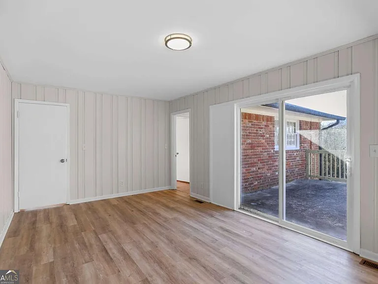 6541 Debbie Sue Ln — Photo 19