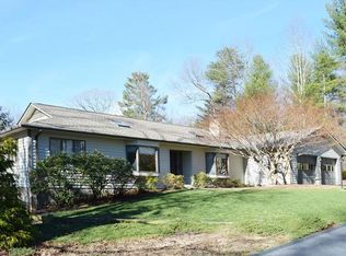 3 Hyacinth Ln, Laurel Park, NC 28739