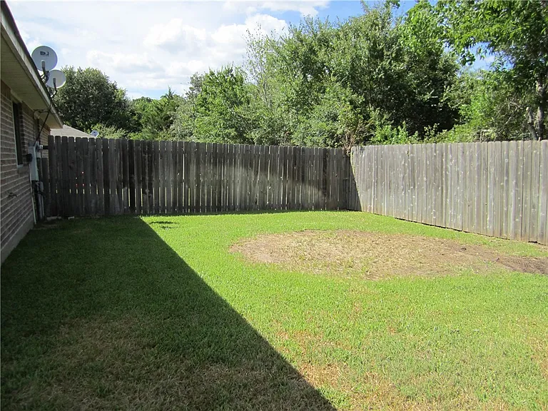 3607 Glenna Ct — Photo 20
