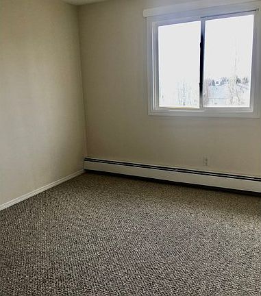 5th image of 4017 61st Ave